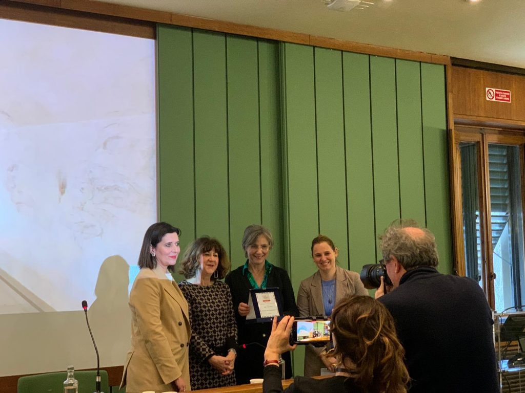 Un momento della consegna del premio Gist come miglior Museo al gruppo Musei del Bargello