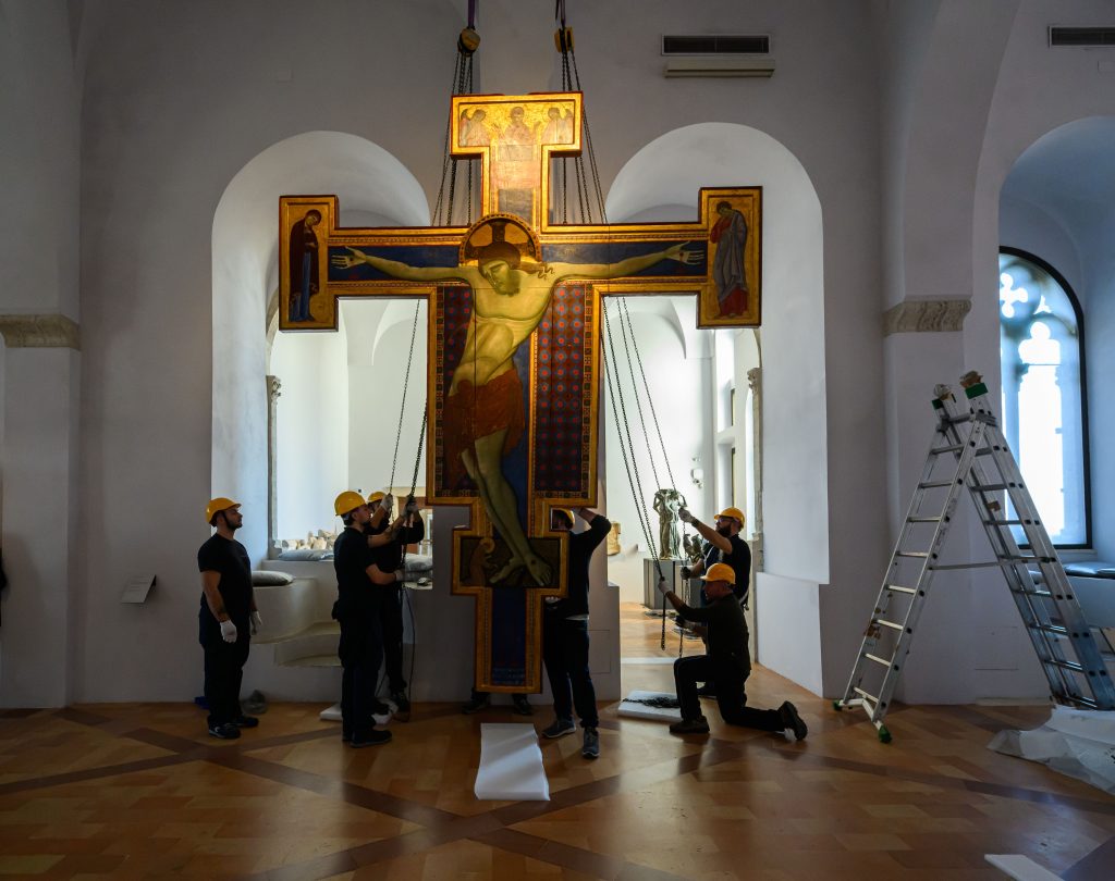 Spostamento del crocifisso del Maestro di San Francesco