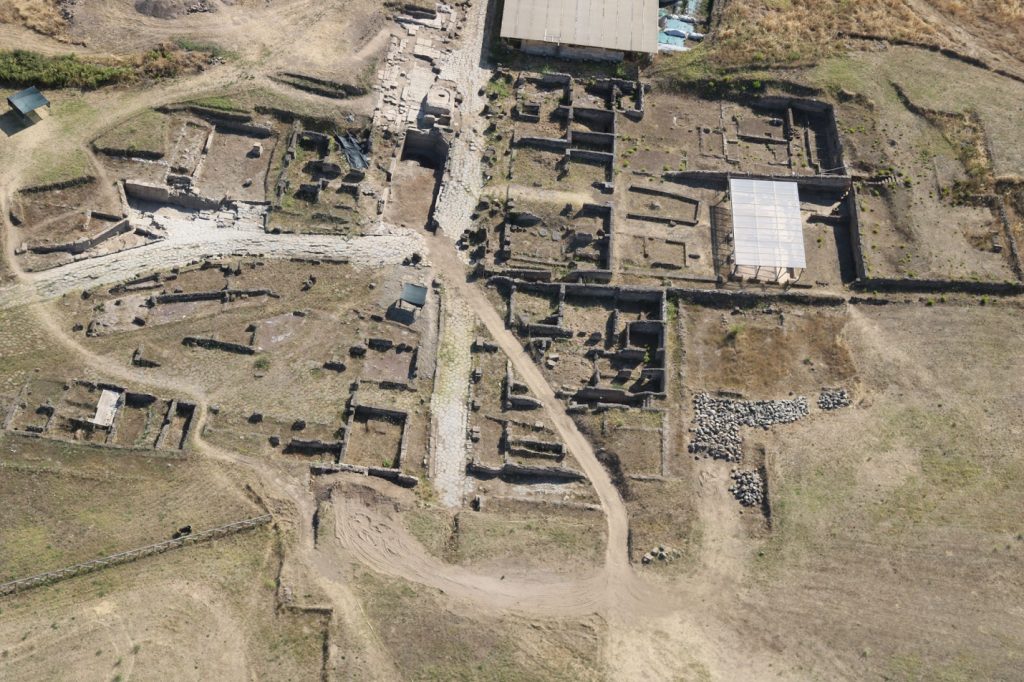 Fig.1 Parco archeologico di Gabii, area urbana, veduta dall'alto © Gabii Project